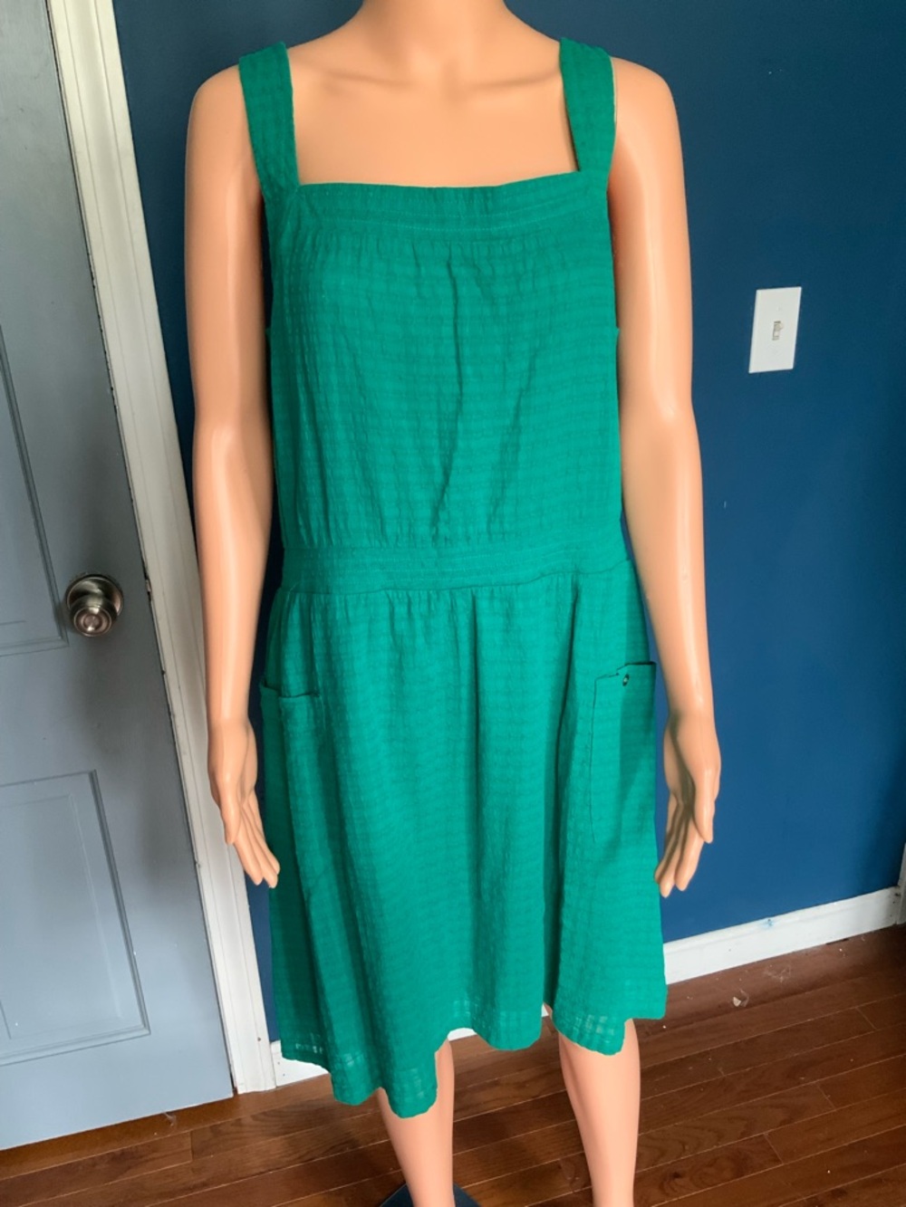 Universal Thread Emerald Green Square-Neck Midi Dress